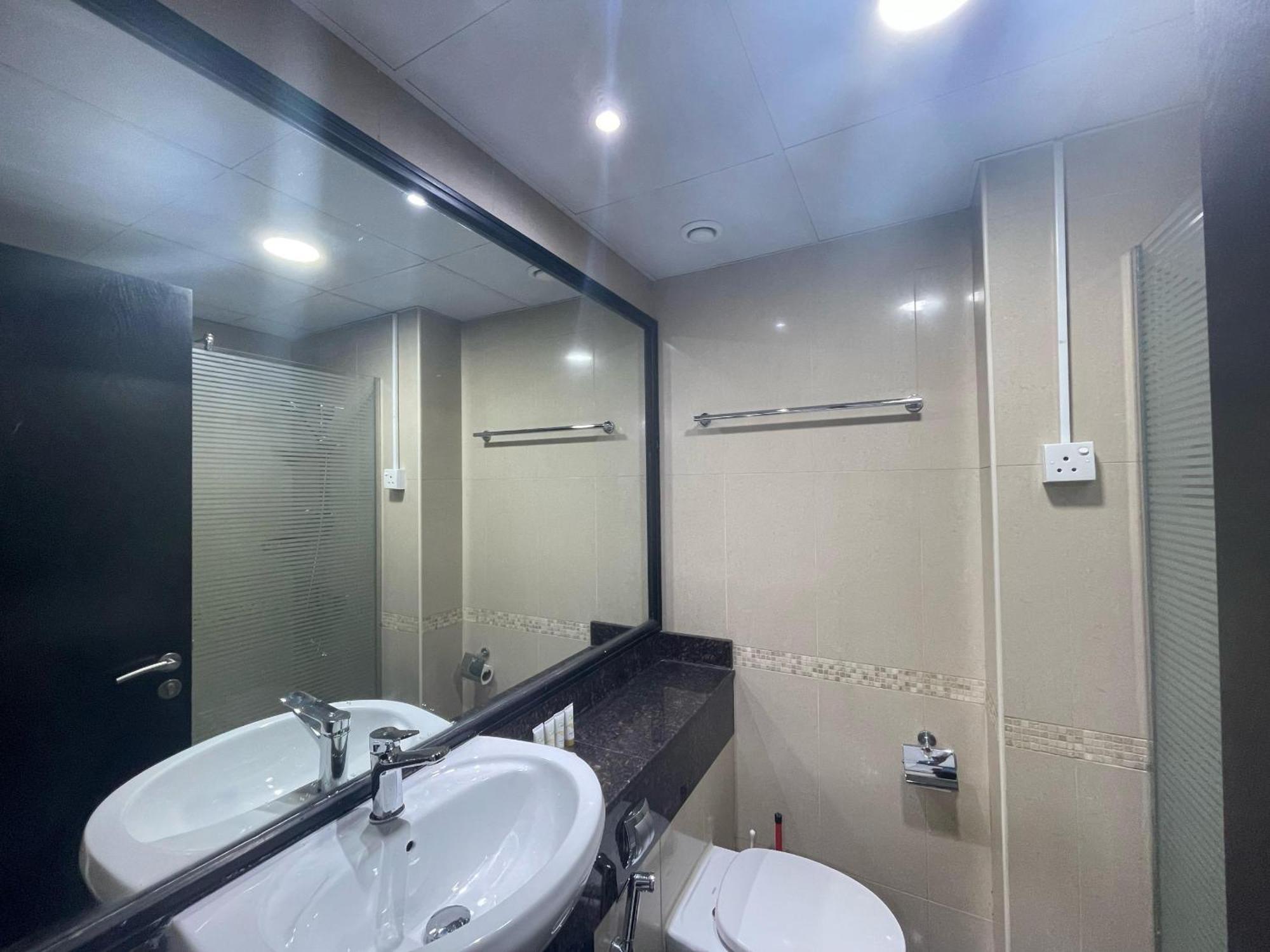 Goldcrest Views 2 - 2br In Jlt - Allsopp & Allsopp